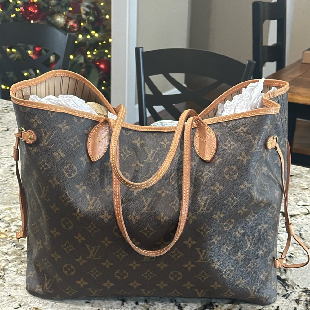 Louis Vuitton Classic Monogram Neverfull GM Tote in Brown - Picture 3 of 6